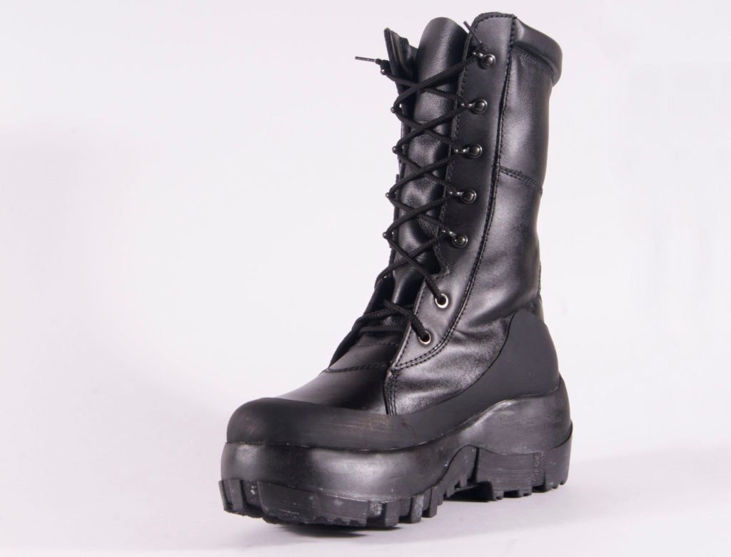 Anti MB Anti-Mine Boots for Indumil. Design: Camilo Ayala-Garcia, Juan Pablo Casas. Bogotá, Colombia.